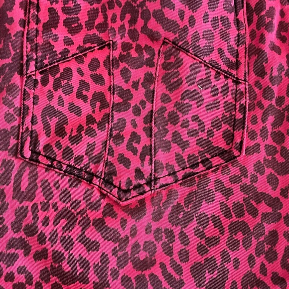 Tripp NYC Pink Animal Print Capri Pants, Size 9 Juniors - Picture 8 of 11